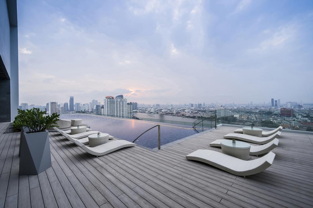 阿瓦尼+曼谷河畔酒店【Sha Plus+】 外观 照片 The rooftop pool at the hotel